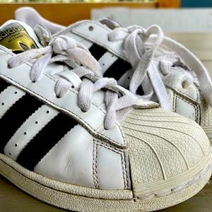 Sz 5.5 Adidas Superstar Shoes